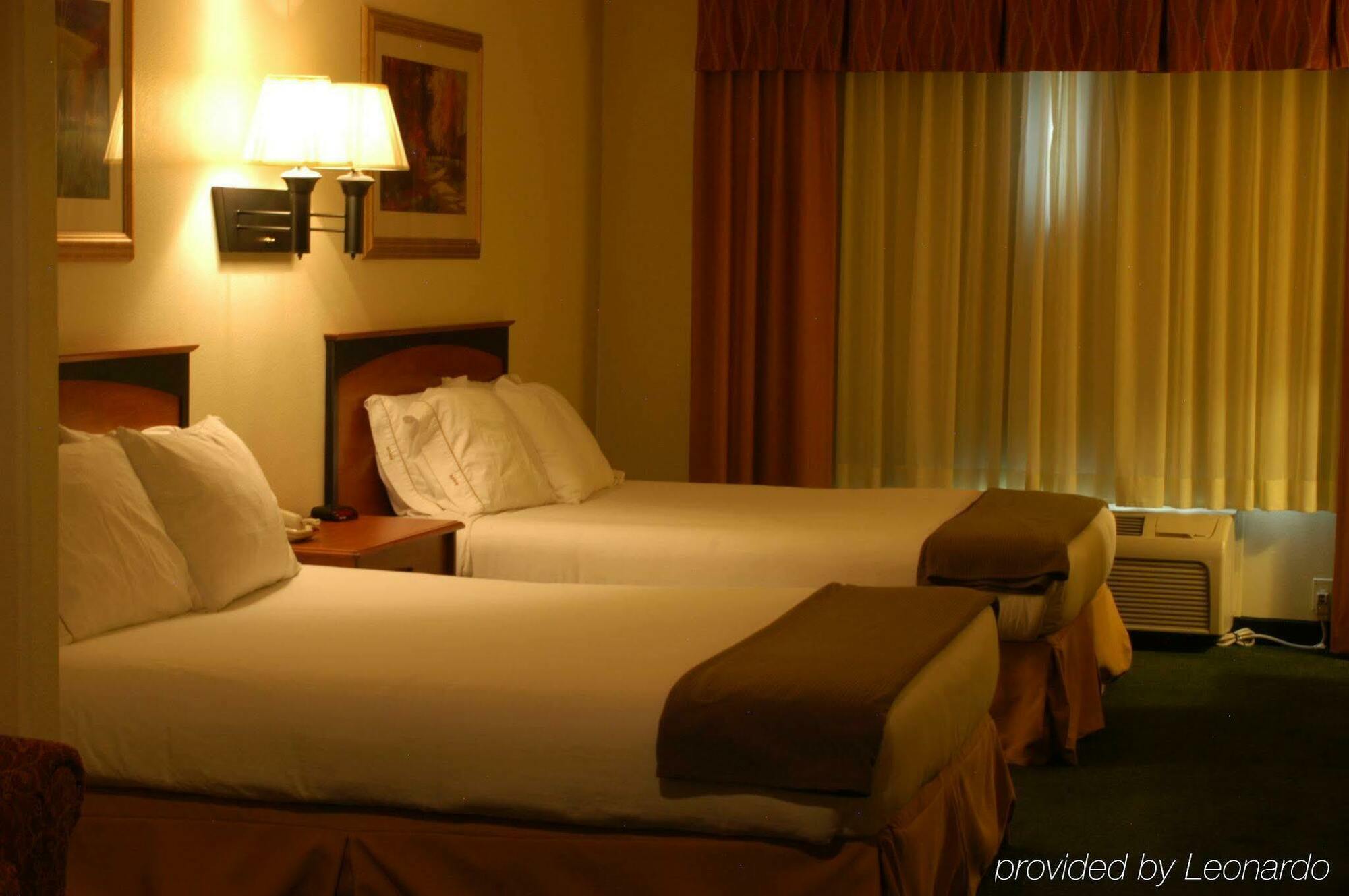 Holiday Inn Express & Suites Alamosa By Ihg Стая снимка