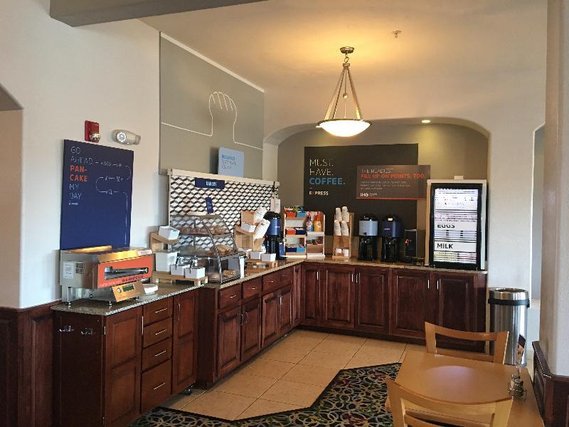 Holiday Inn Express & Suites Alamosa By Ihg Екстериор снимка